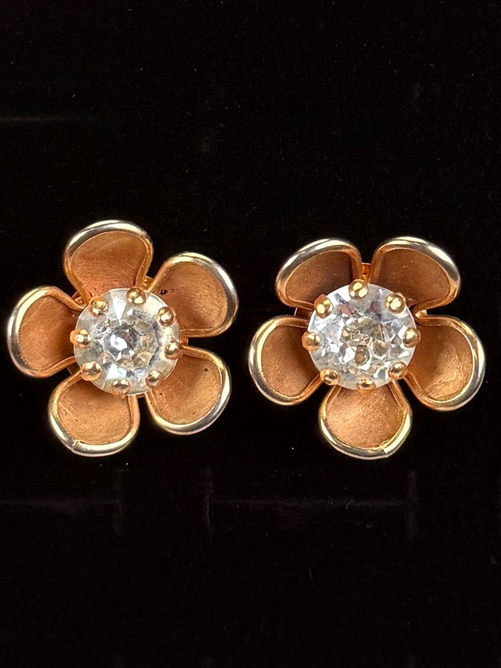 Vintage aged goldtone, clear bling flower screwback clip on earrings